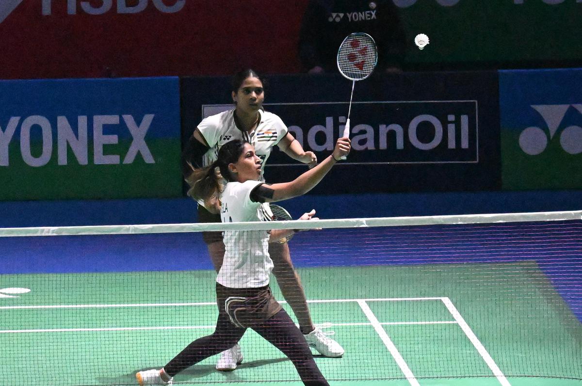 Bộ đôi Treesa Jolly-Gayatri Gopichand đã khởi đầu chiến thắng 21-15, 21-11 trước Ornnicha Jongsathapornparn và Sukitta Suwachai của Thái Lan.